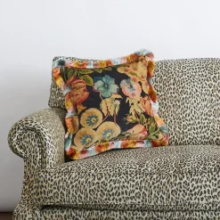 AMATORIA Medium Fringe Velvet Cushion - Noir