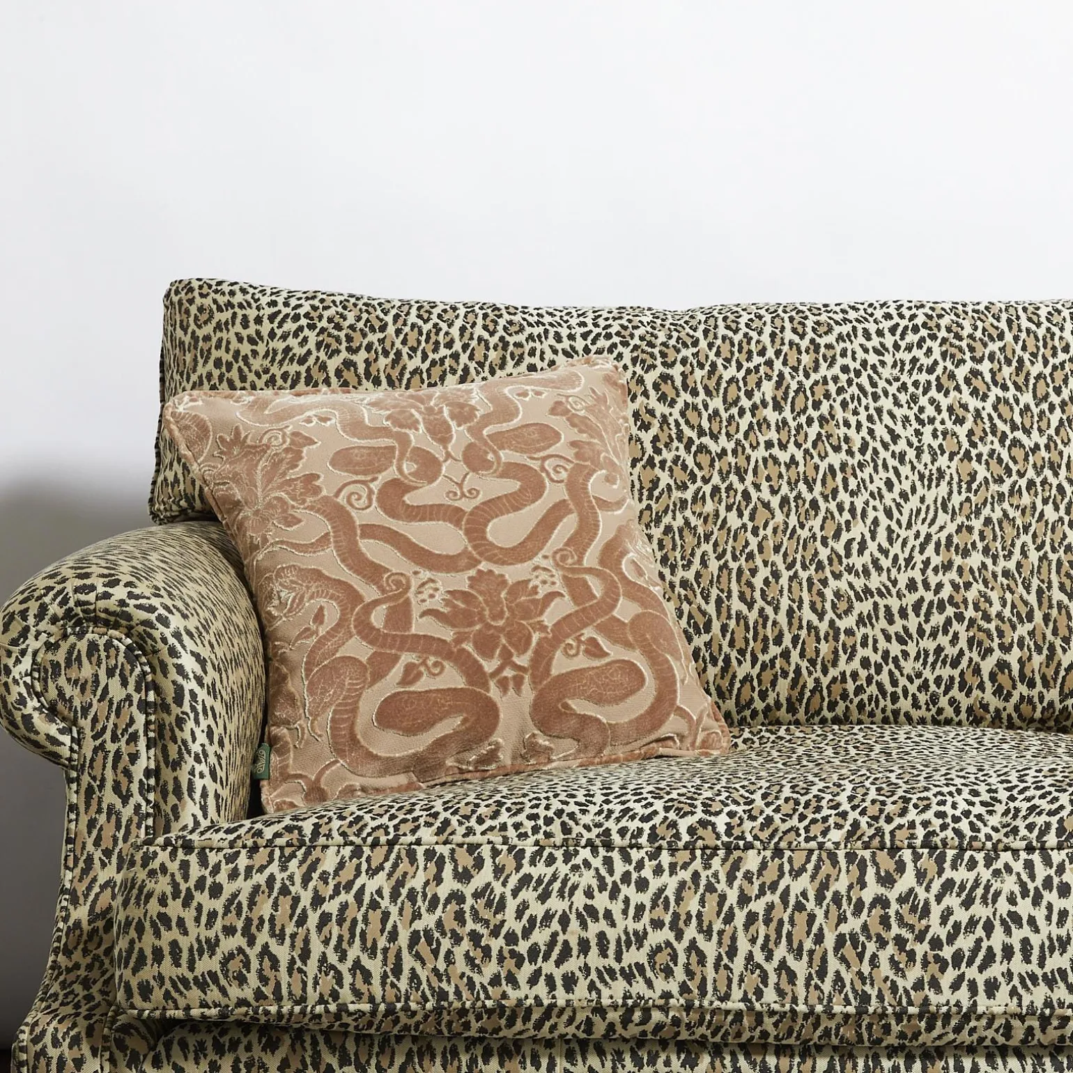 ANACONDA Medium Cut-Velvet Cushion - Dusky Pink