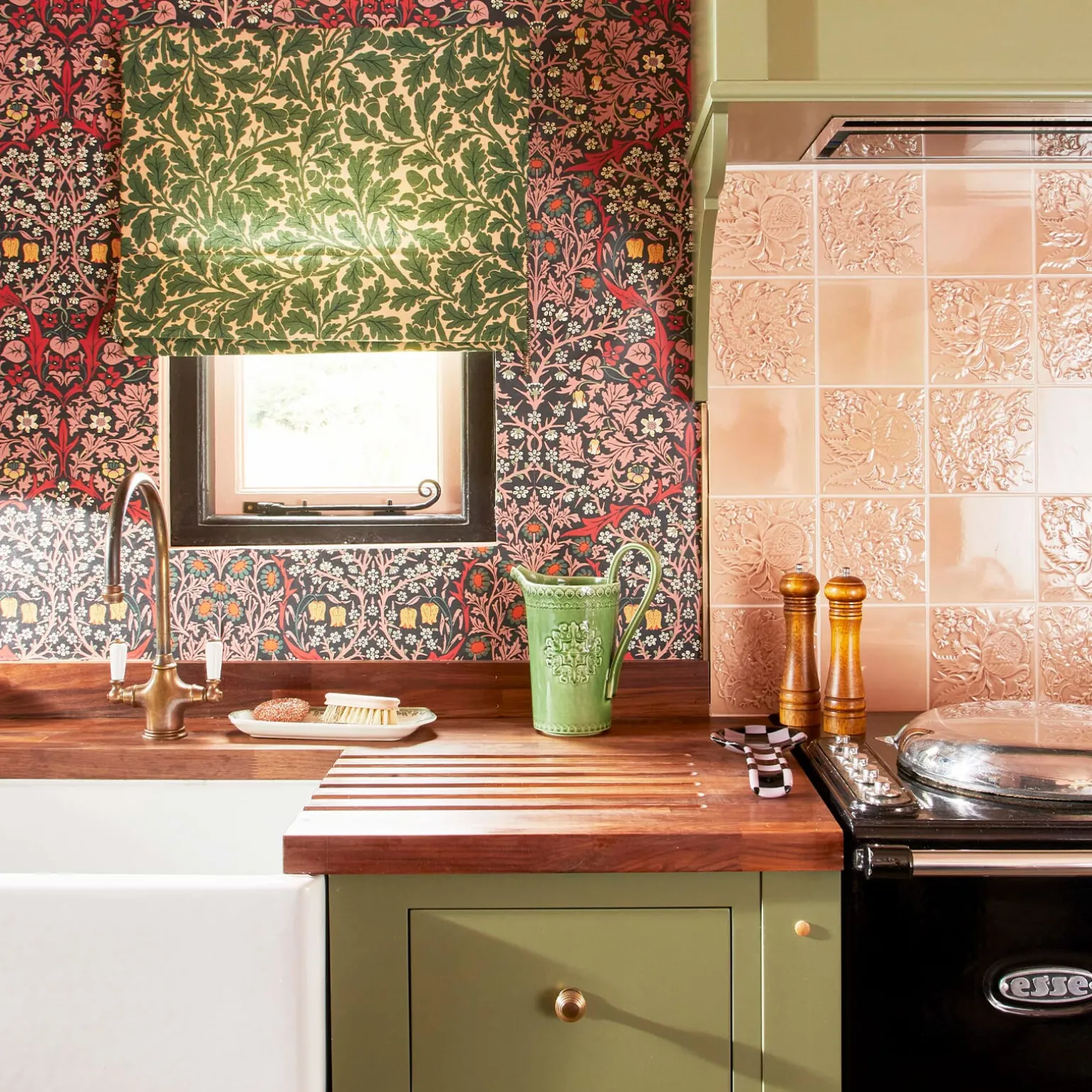 ARTEMIS HIBISCUS Relief Tiles - Blush
