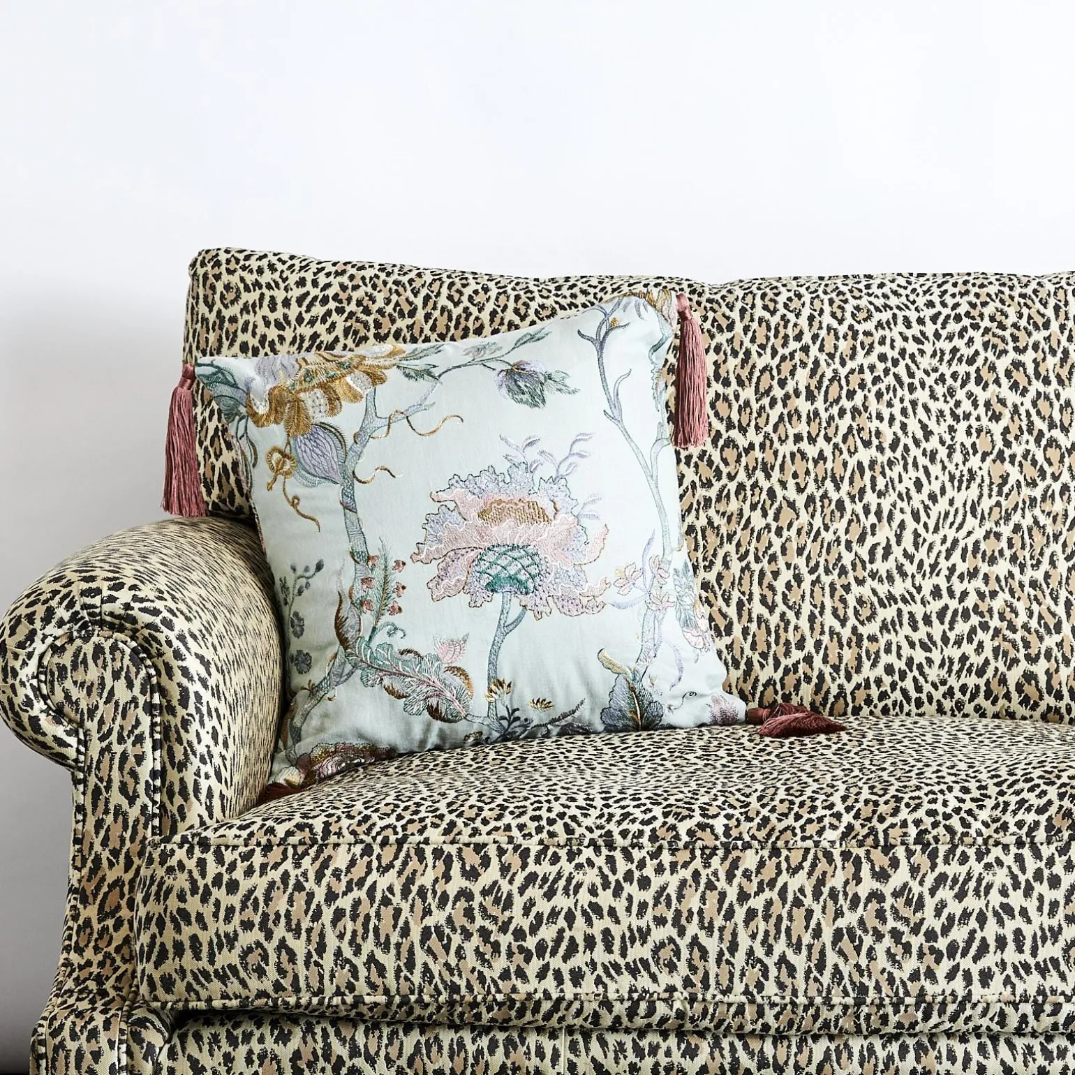 ARTEMIS Medium Tassel Embroidered Linen Cushion - Pistachio