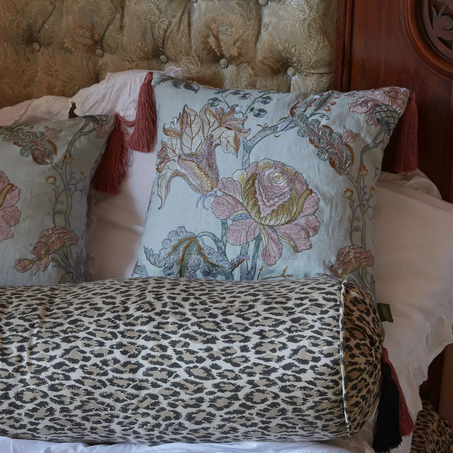 ARTEMIS Medium Tassel Embroidered Linen Cushion - Pistachio