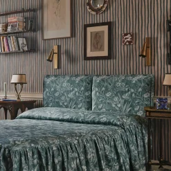 ARTIST'S STRIPE Wallpaper - Euphorbia & Alabaster