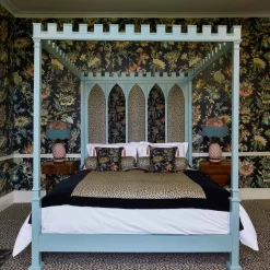 CASTLE Bed