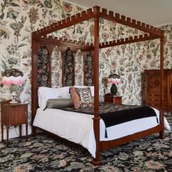 CASTLE Bed