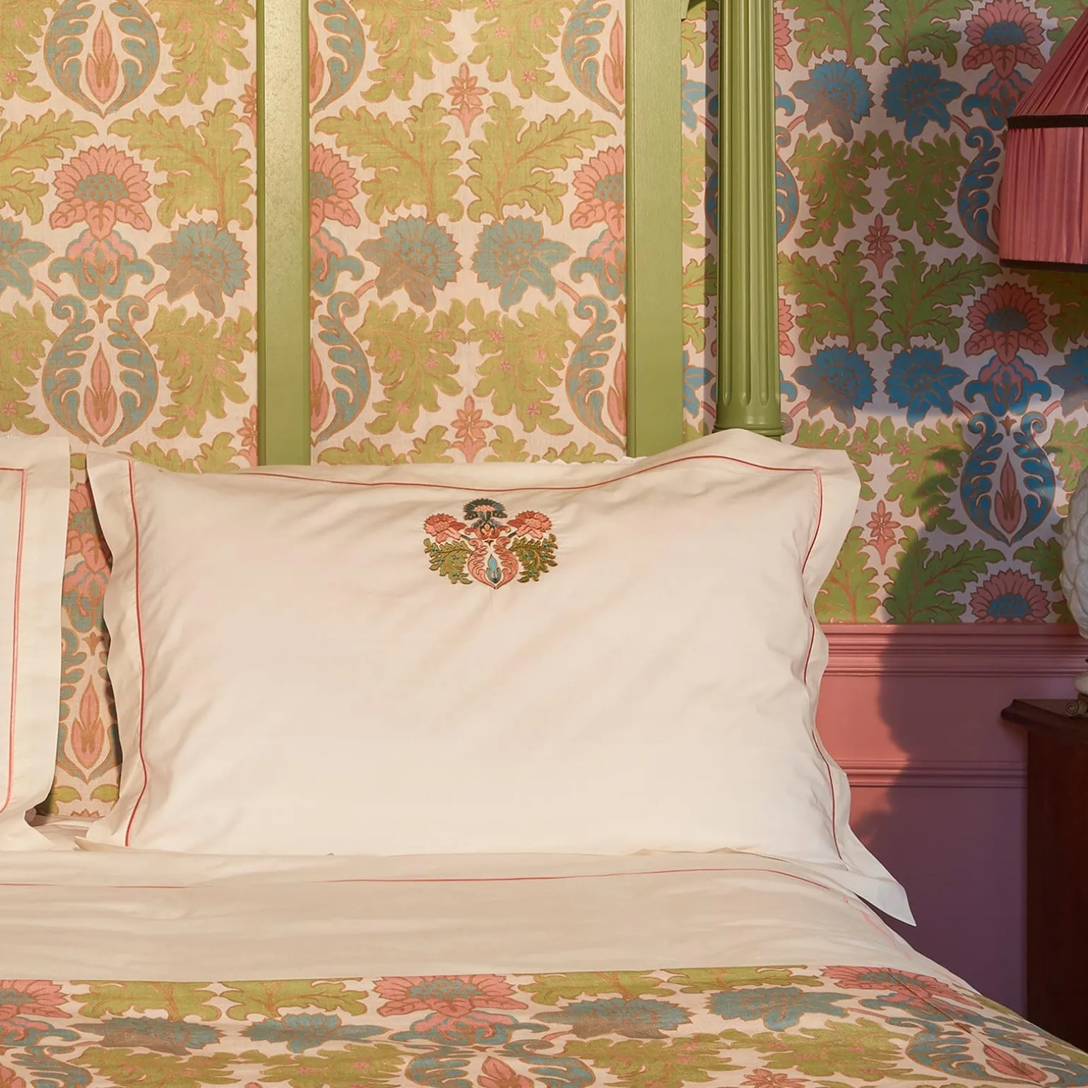 EMANIA Bedding Set