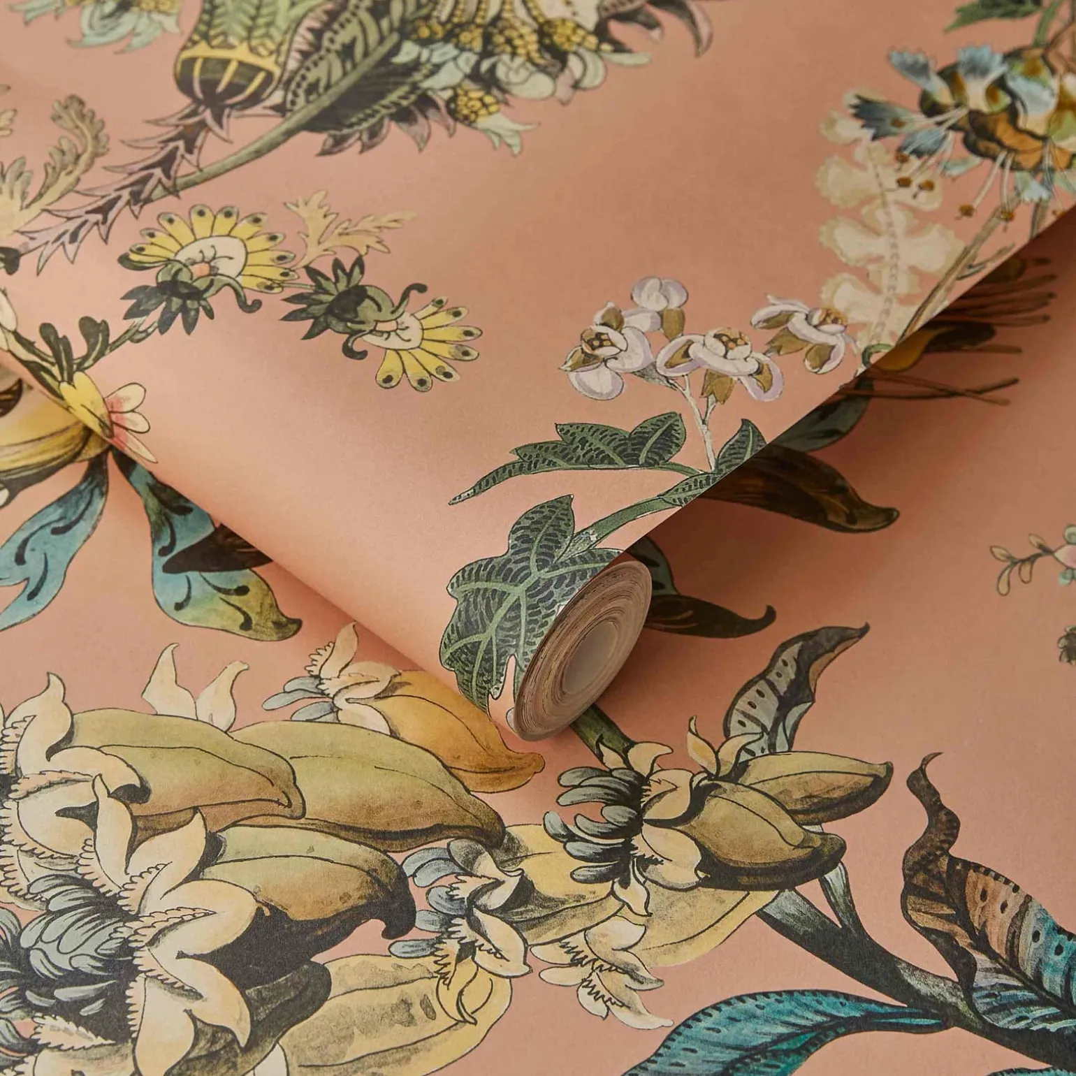 FLORA FANTASIA Wallpaper - Bisque Pink