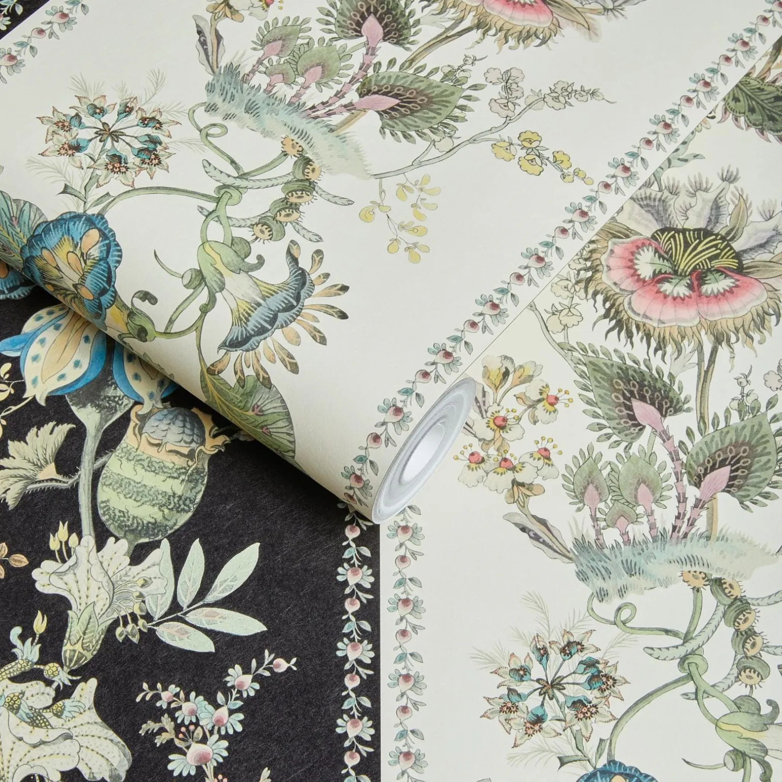 FLORA FANTASIA Wallpaper - Noir Stripe