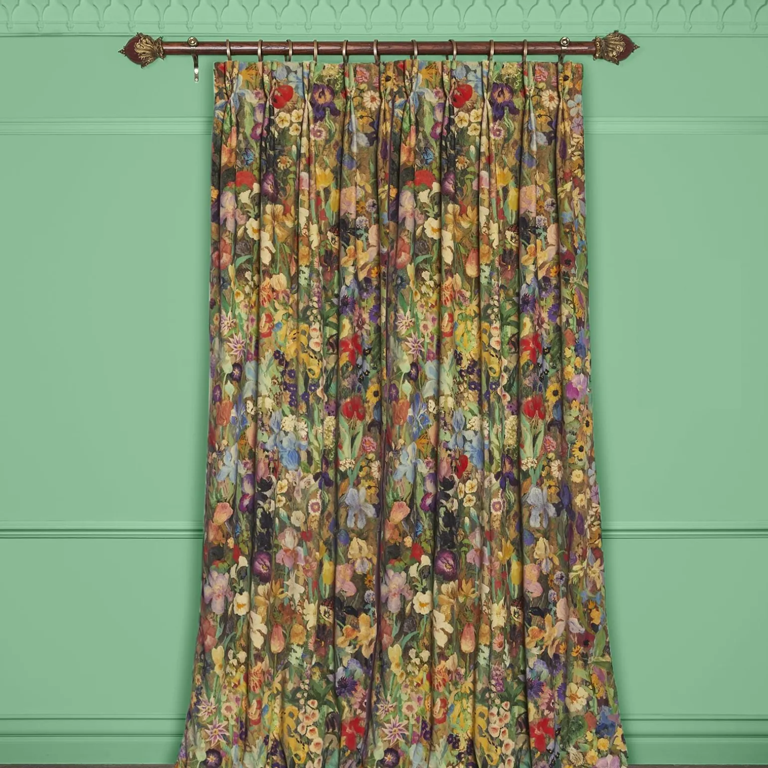 FLORIBUNDA MAGNA Velvet Curtain - Zenith