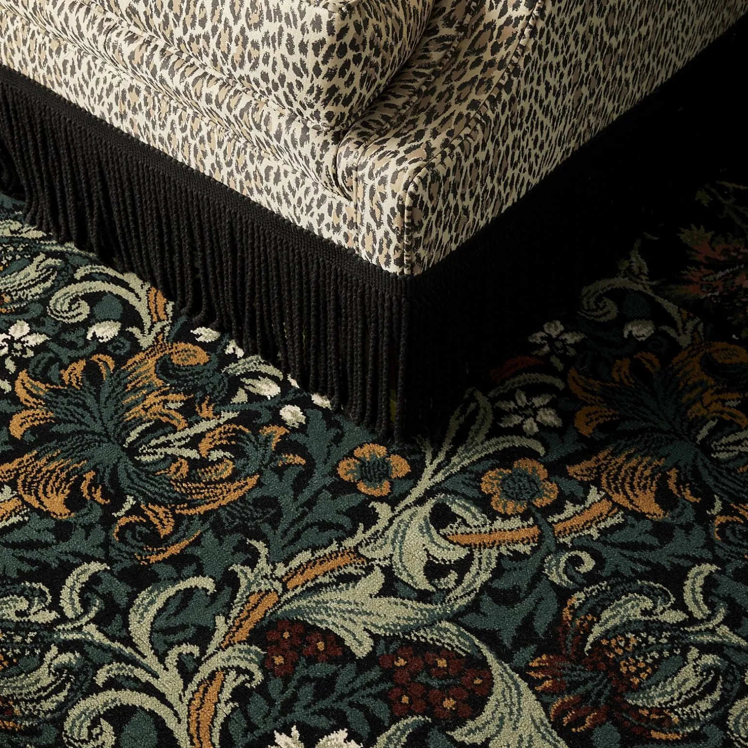 GOLDEN LILY Carpet - Midnight