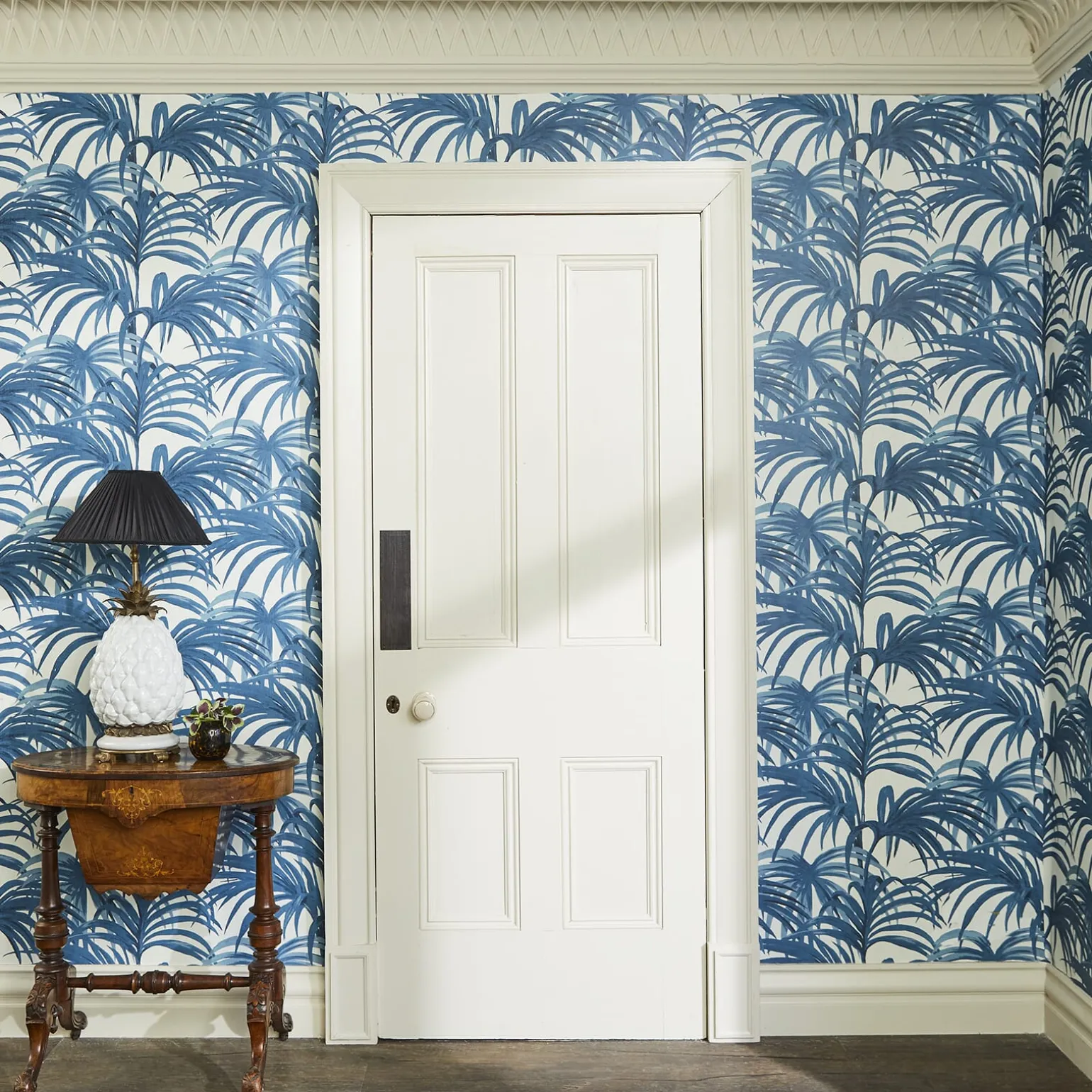 PALMERAL Wallpaper - Off White & Azure
