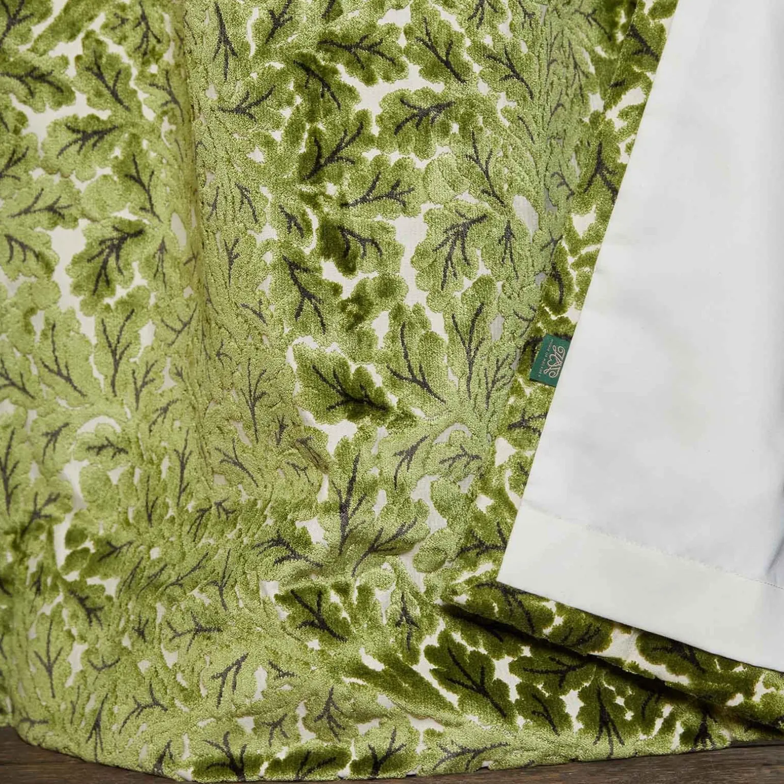 QUERCUS Velvet Jacquard Curtain - Evergreen