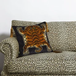 SABER Medium Tassel Velvet Cushion - Noir
