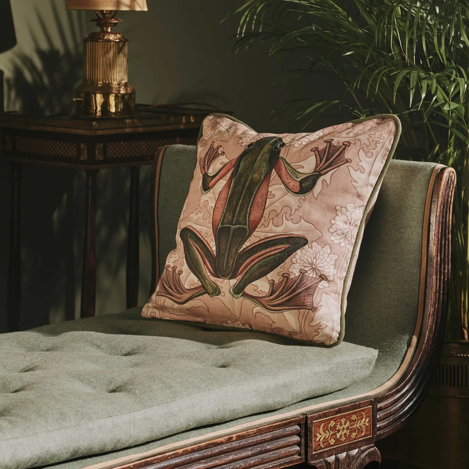 TARAXA AMPHIBIA Hemp Medium Piped Cushion - Blush