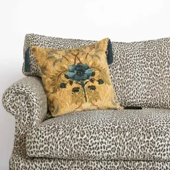 THE BLUE ROSE WEEPING Velvet Medium Cushion - Aurelian