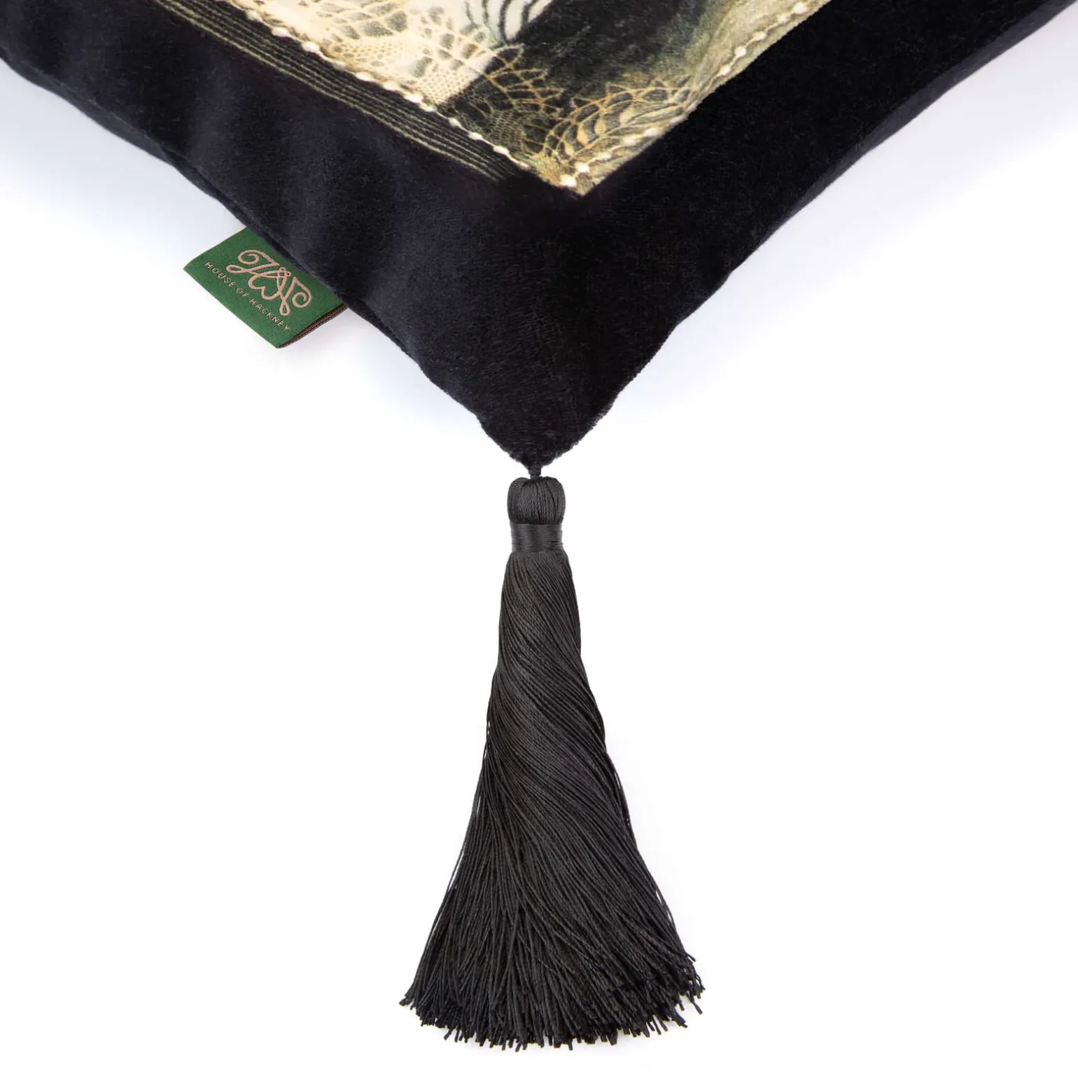 THE FLOWER AT THE GATE Velvet Medium Cushion - Noir
