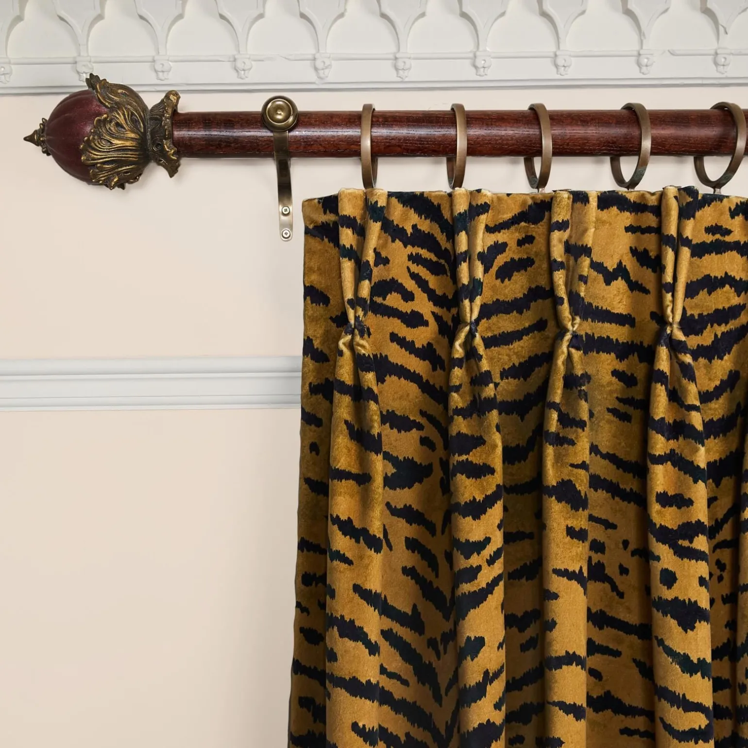 TIGRE Velvet Curtain - Taupe