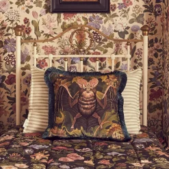 VESPERTINE Medium Fringed Velvet Cushion - Verde