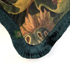 VESPERTINE Medium Fringed Velvet Cushion - Verde