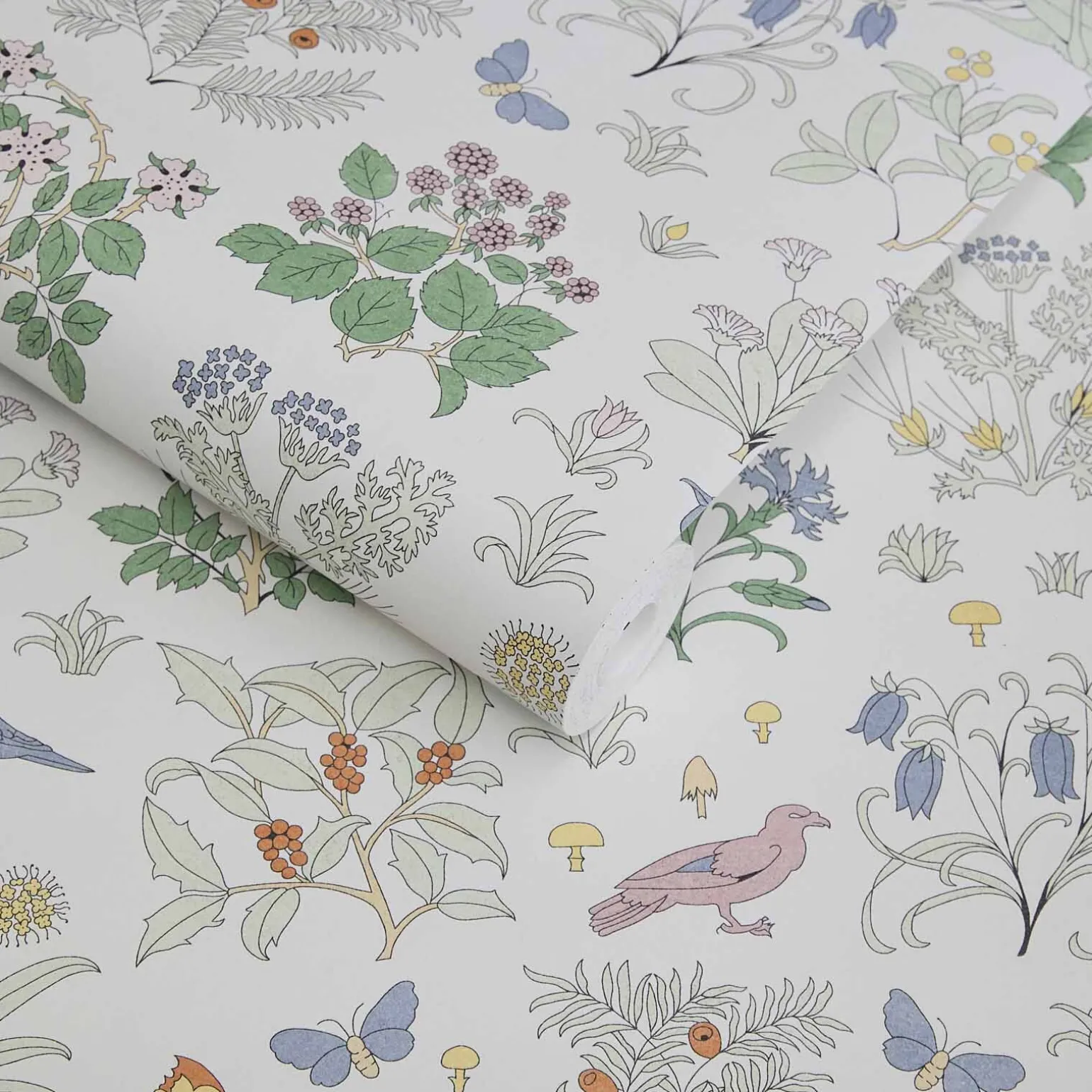 VOYSEY'S GARDEN MAGNA Wallpaper - Off White