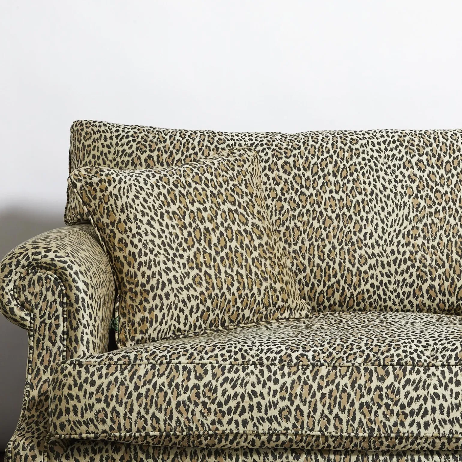 WILD CARD Medium Jacquard Cushion - Butterscotch